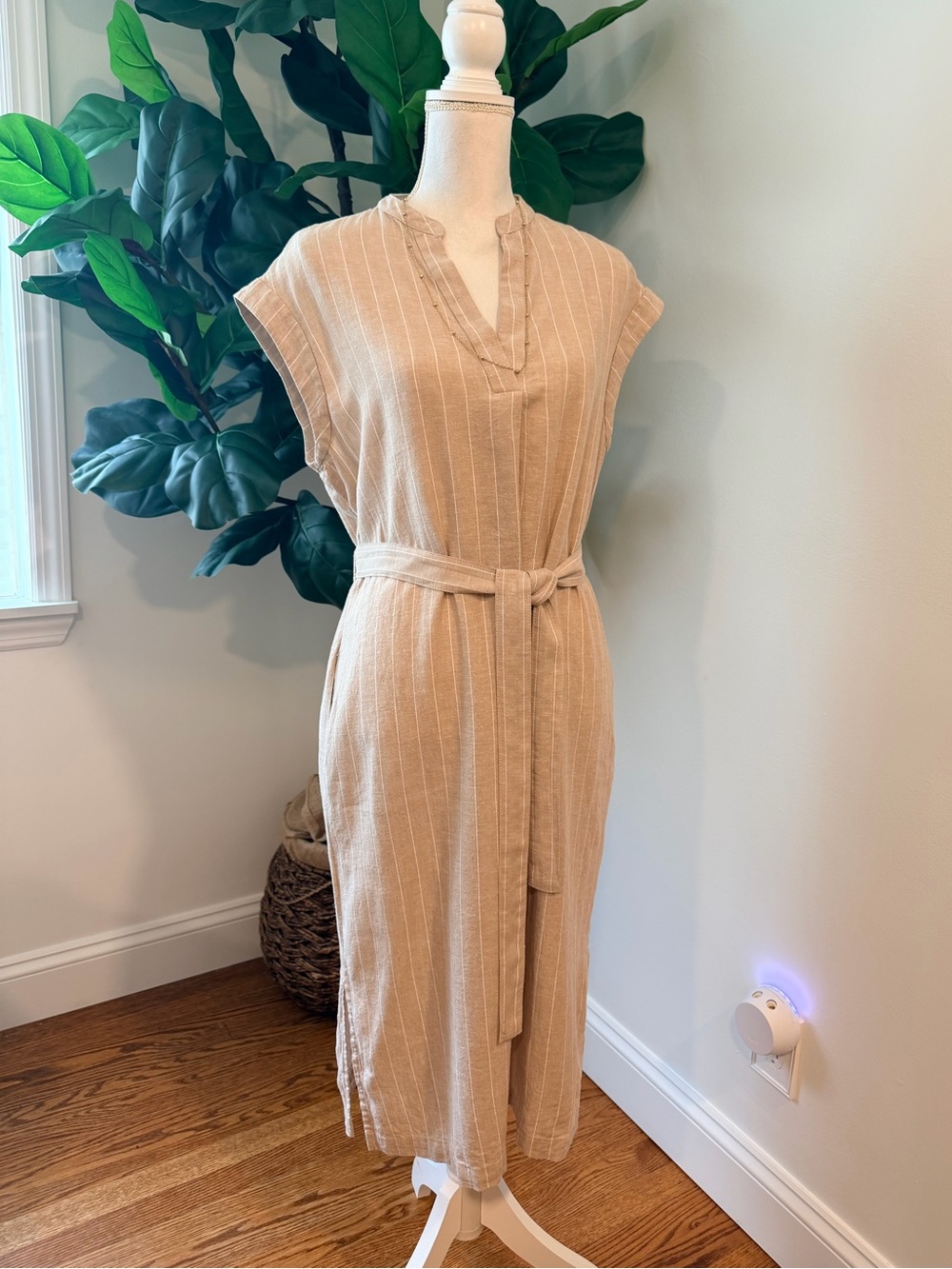 Jones New York Neutral Pinstripe Belted Dress— Size 12